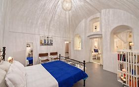 White Cave Private Villa